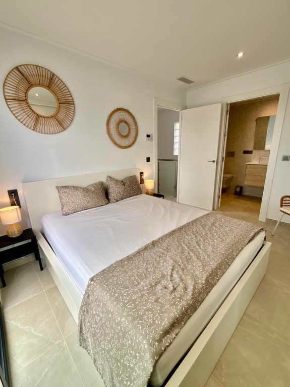 Villa for Sale in Benijofar, Alicante