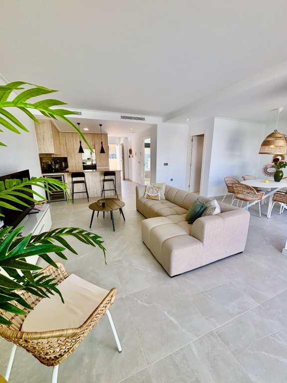 Villa for Sale in Benijofar, Alicante
