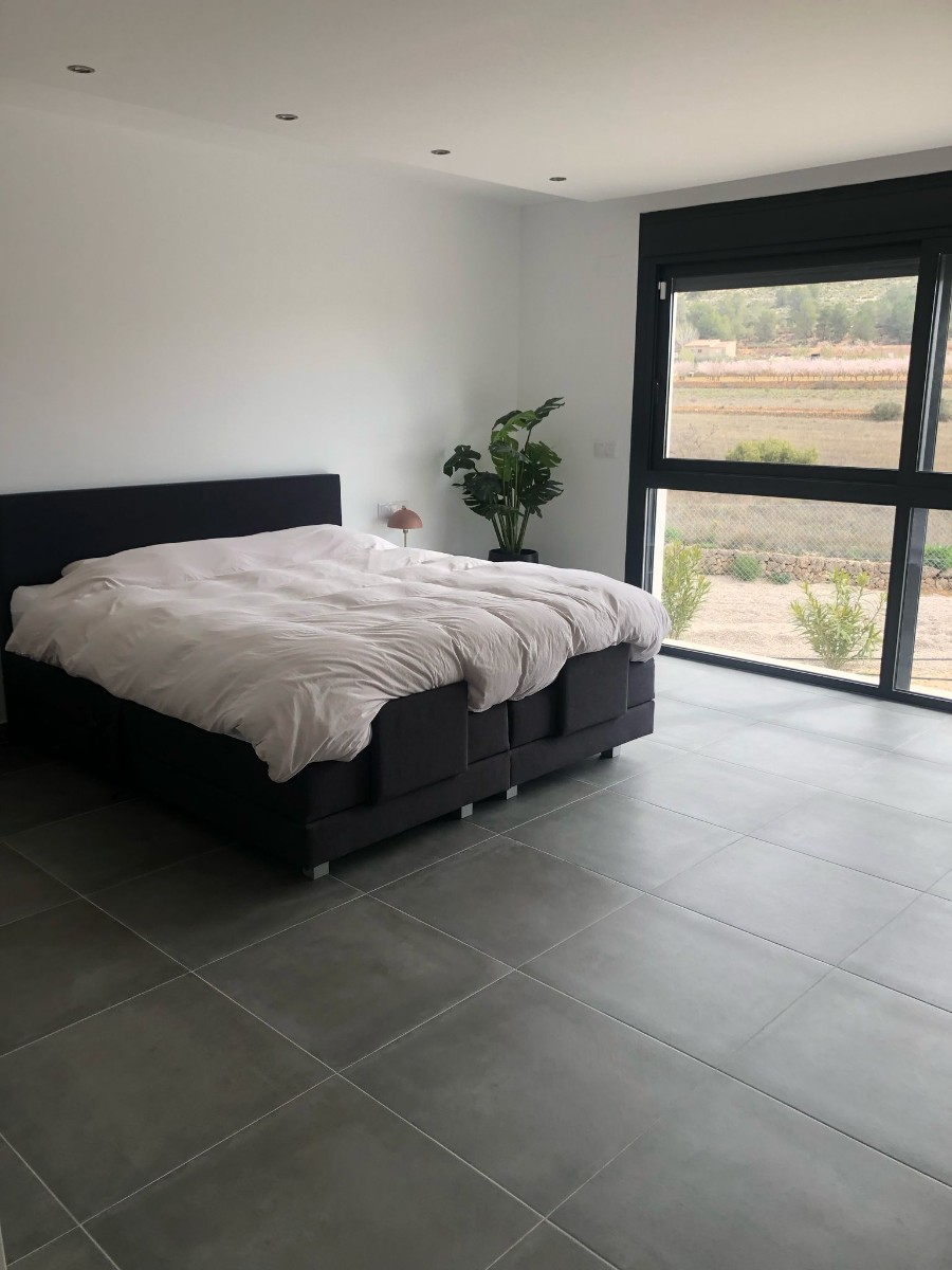 Villa for Sale in Pinoso, Alicante