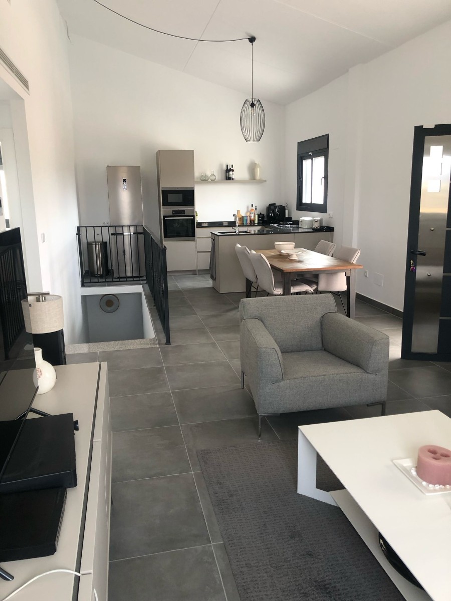 Villa for Sale in Pinoso, Alicante
