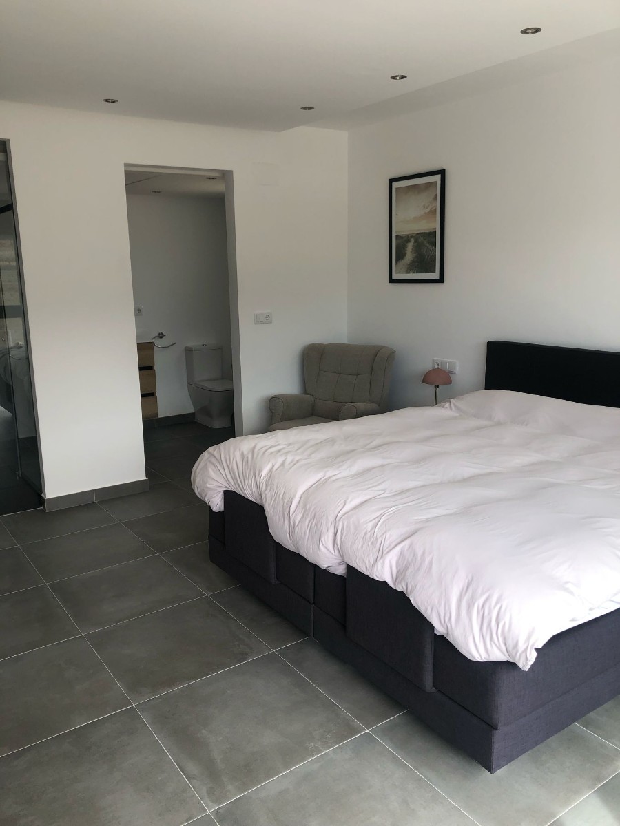 Villa for Sale in Pinoso, Alicante