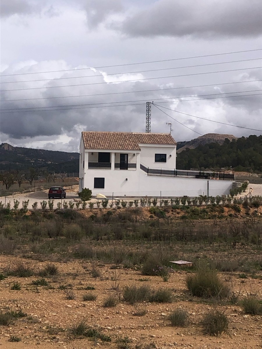 Villa for Sale in Pinoso, Alicante