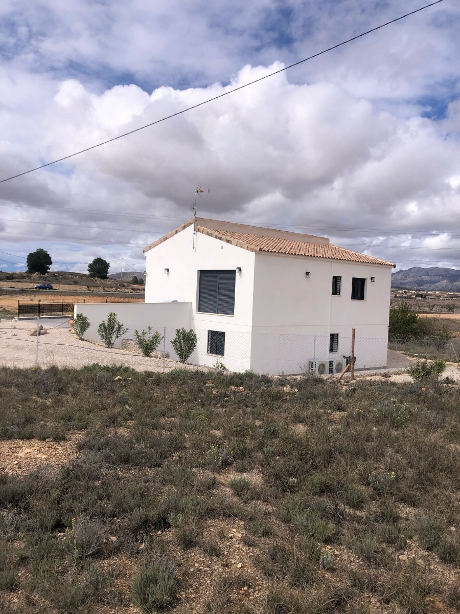 Villa for Sale in Pinoso, Alicante