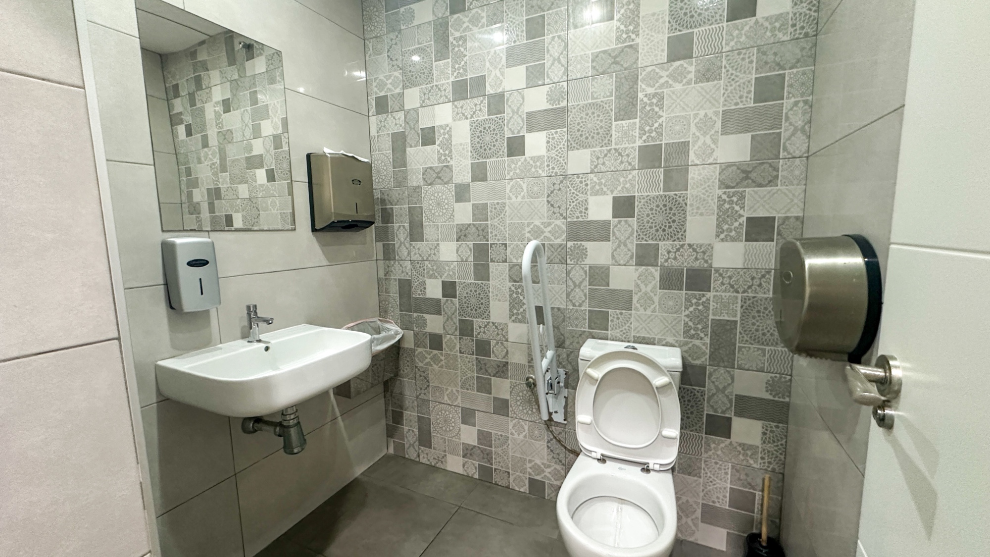 Commercial for Sale in Torrevieja, Alicante