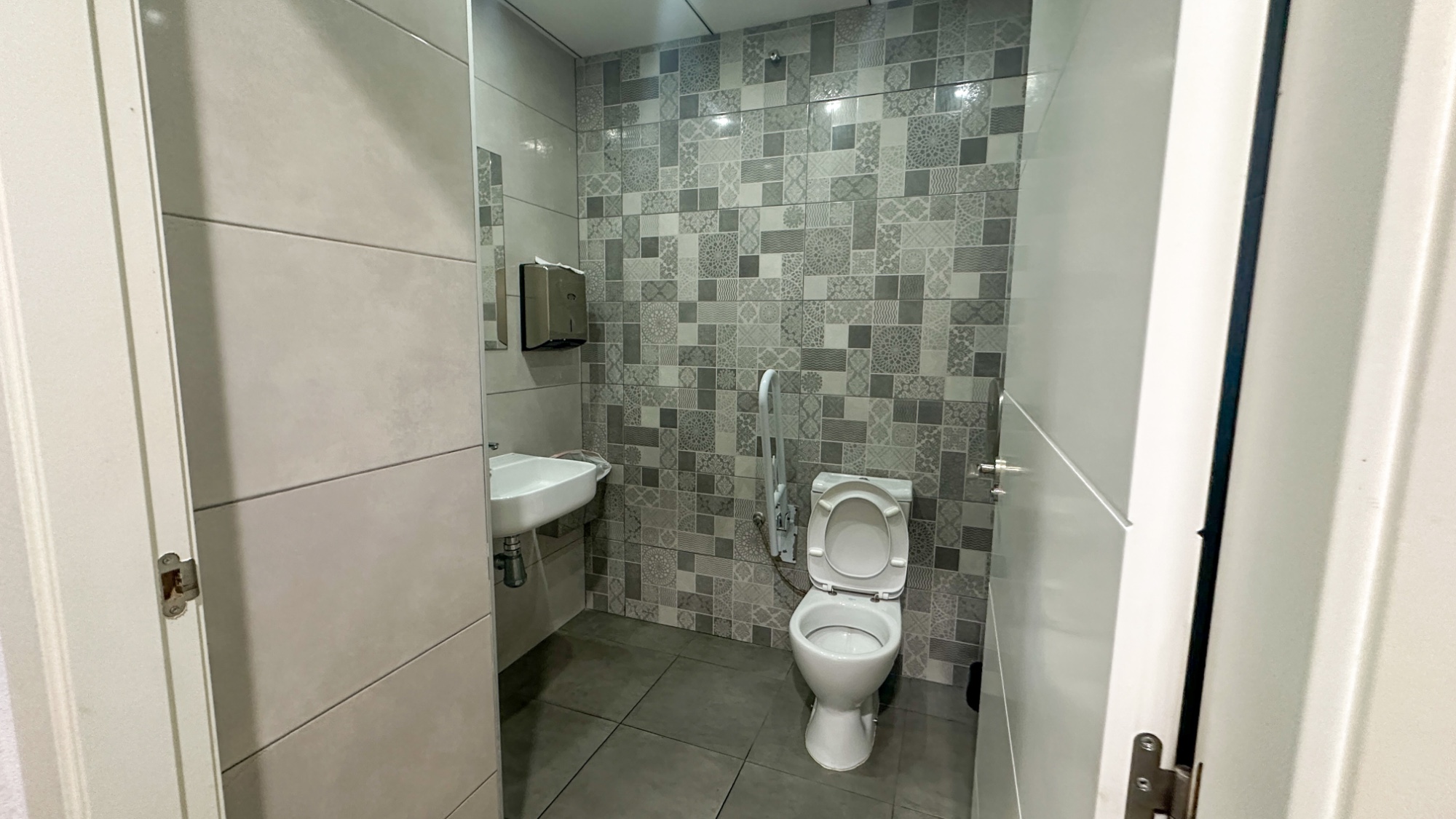 Commercial for Sale in Torrevieja, Alicante