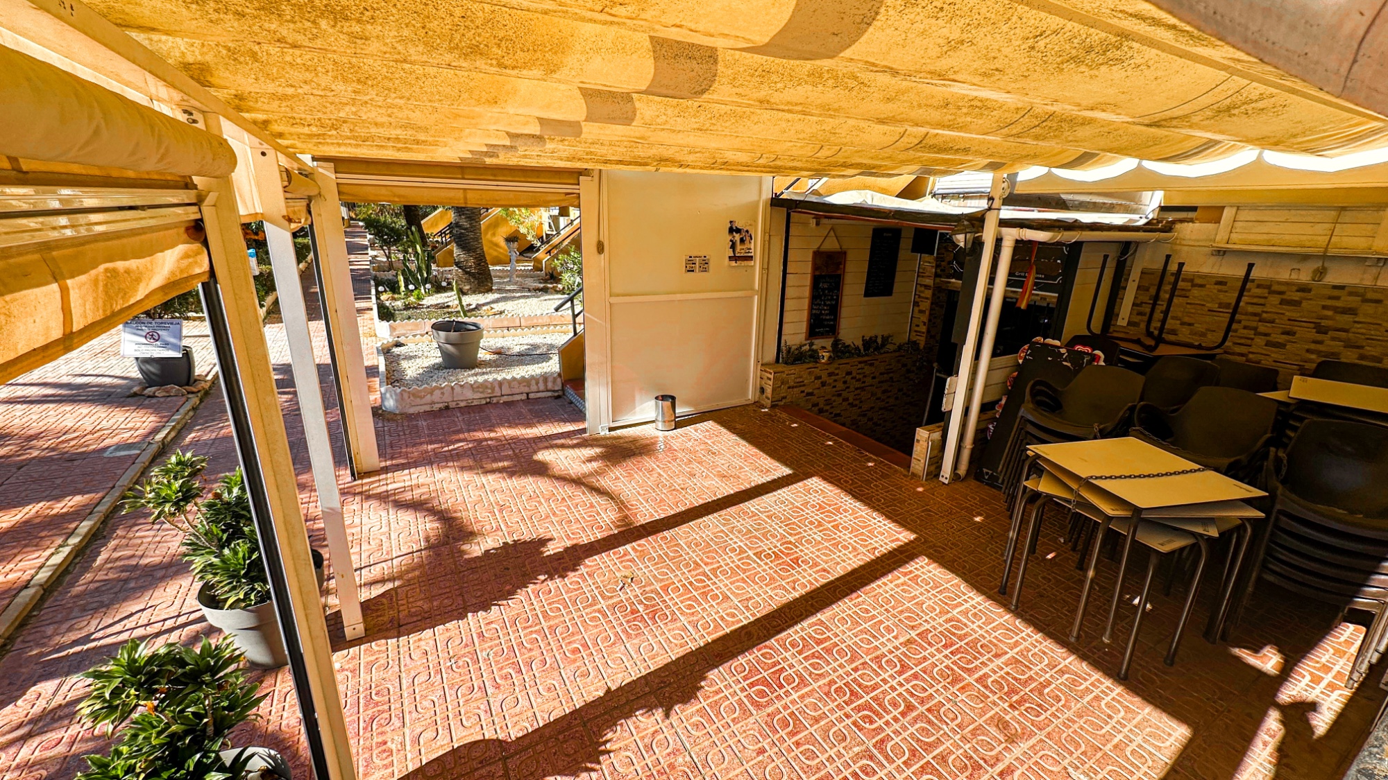 Commercial for Sale in Torrevieja, Alicante
