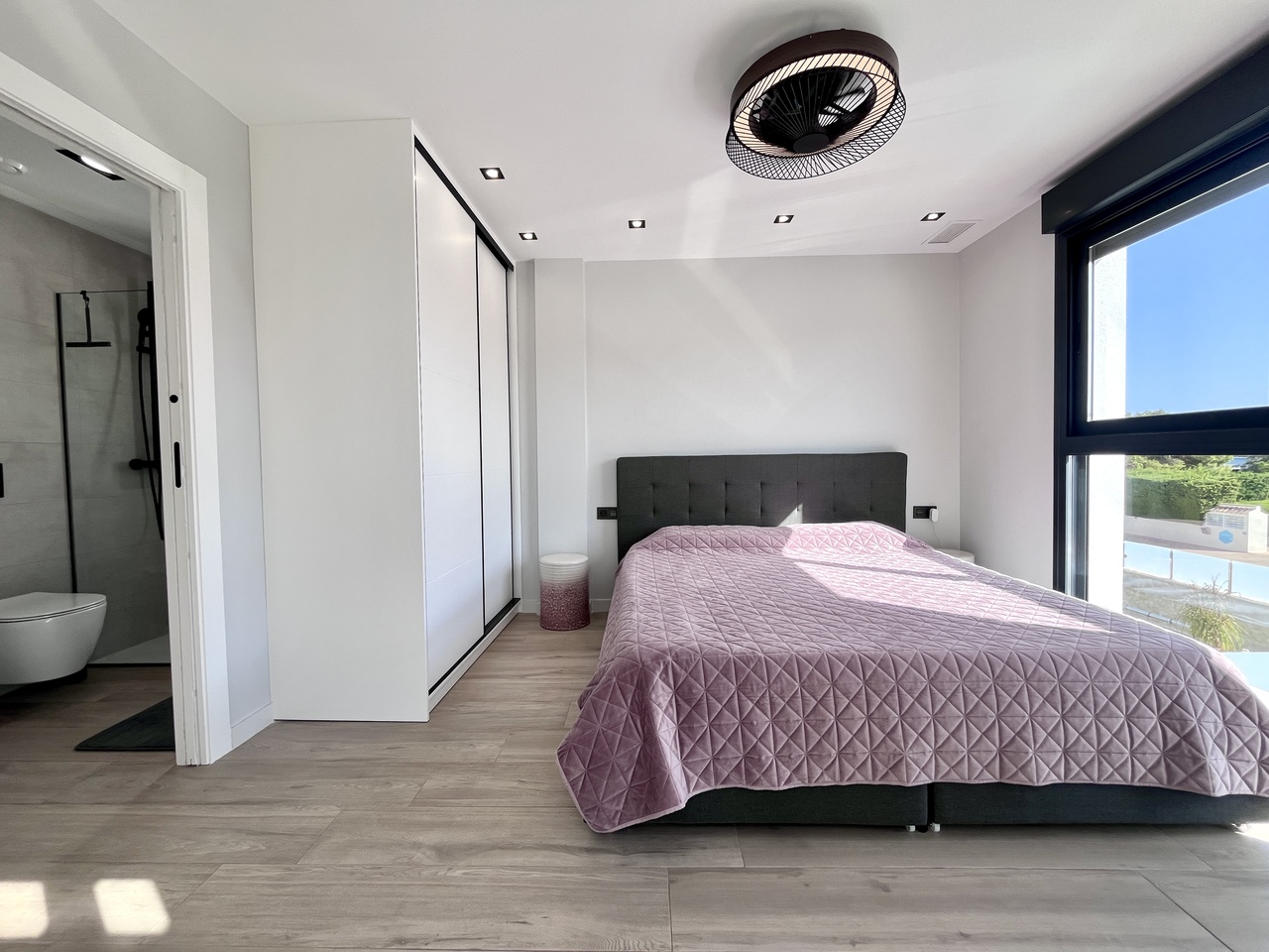 Villa for Sale in Punta Prima, Alicante