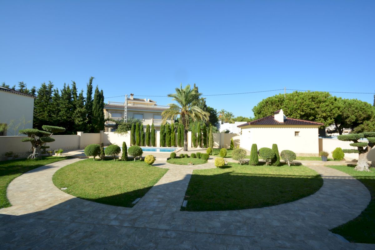 Villa for Sale in Orihuela Costa, Alicante