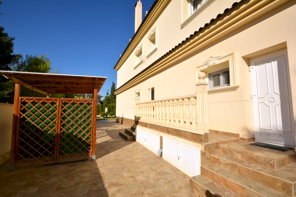 Villa for Sale in Orihuela Costa, Alicante
