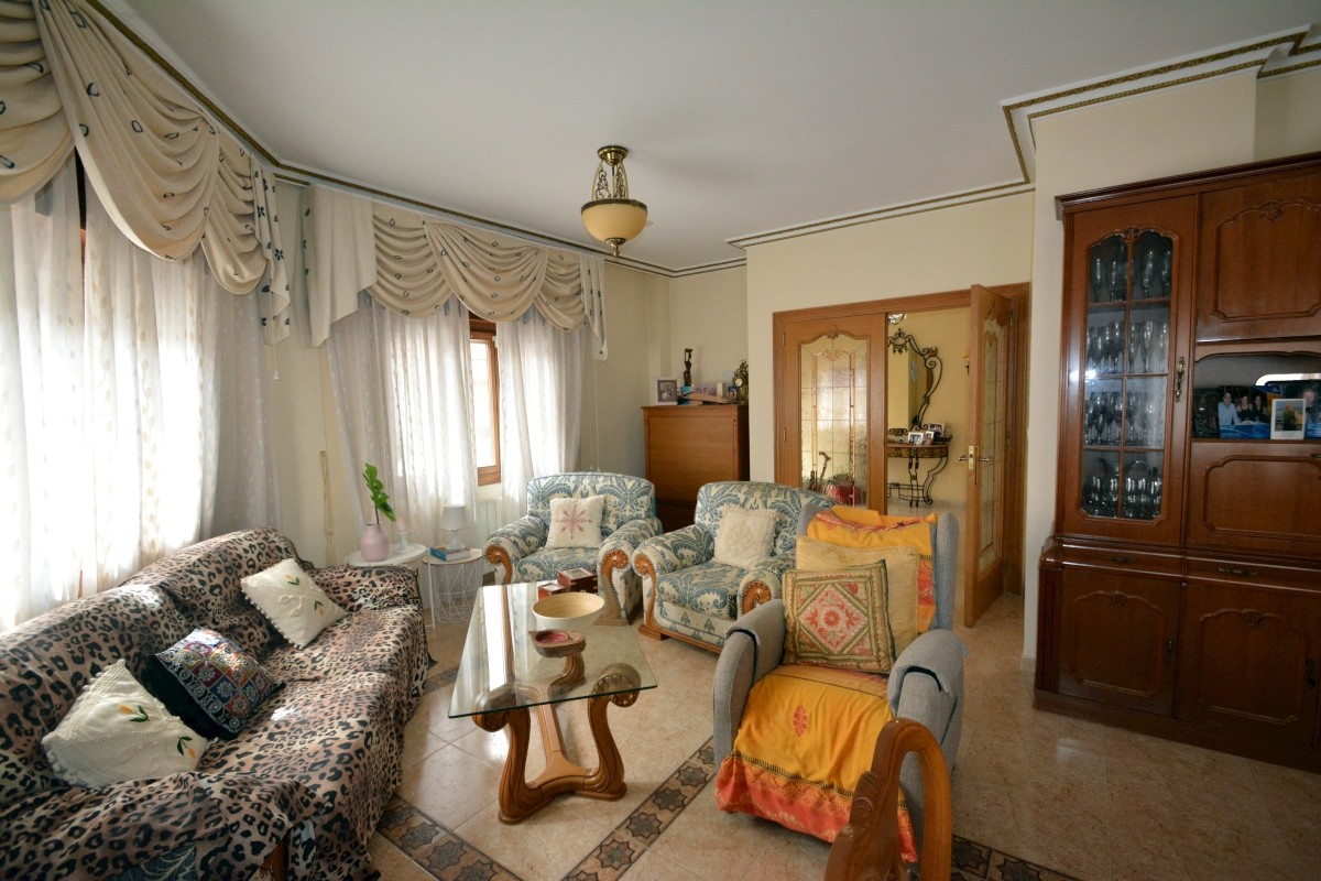 Villa for Sale in Guardamar del Segura, Alicante