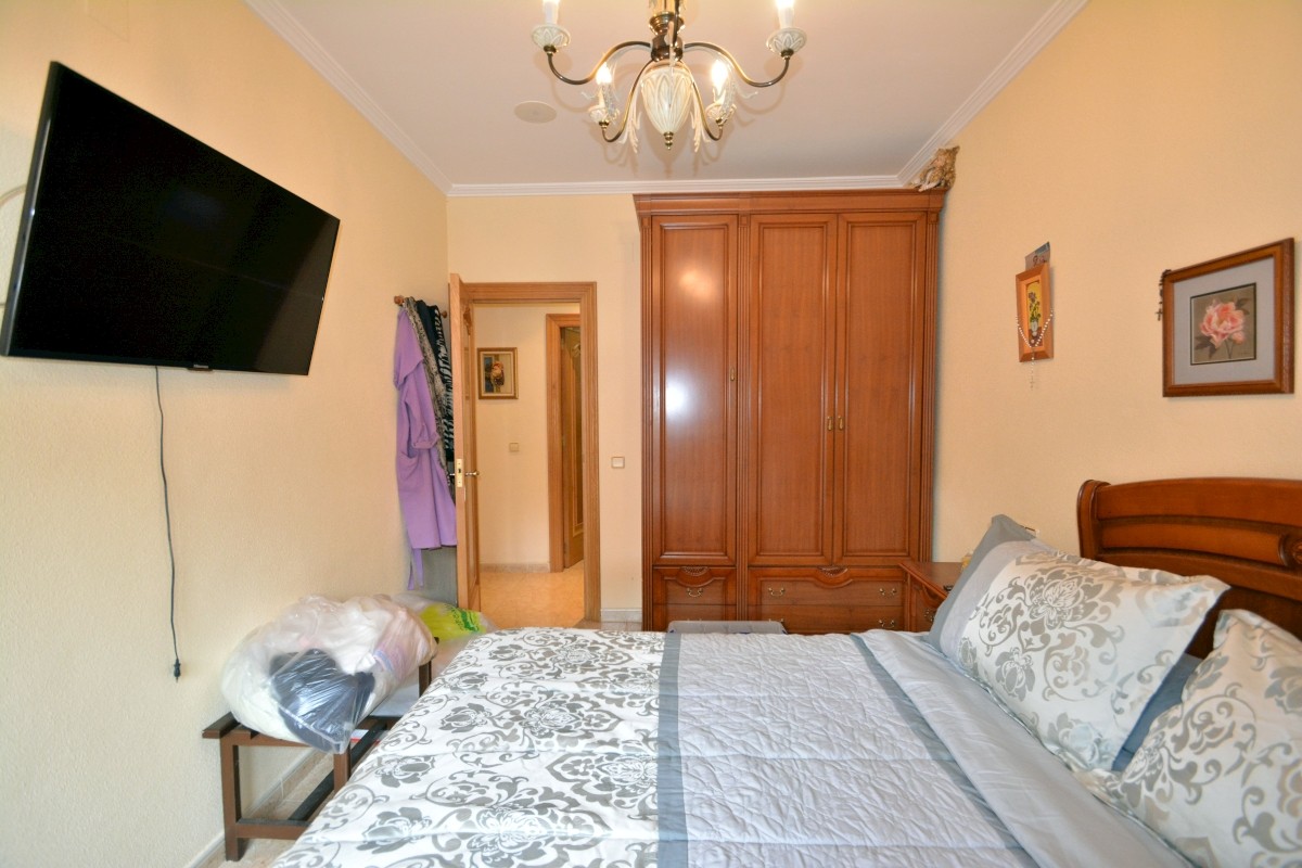 Villa for Sale in Guardamar del Segura, Alicante