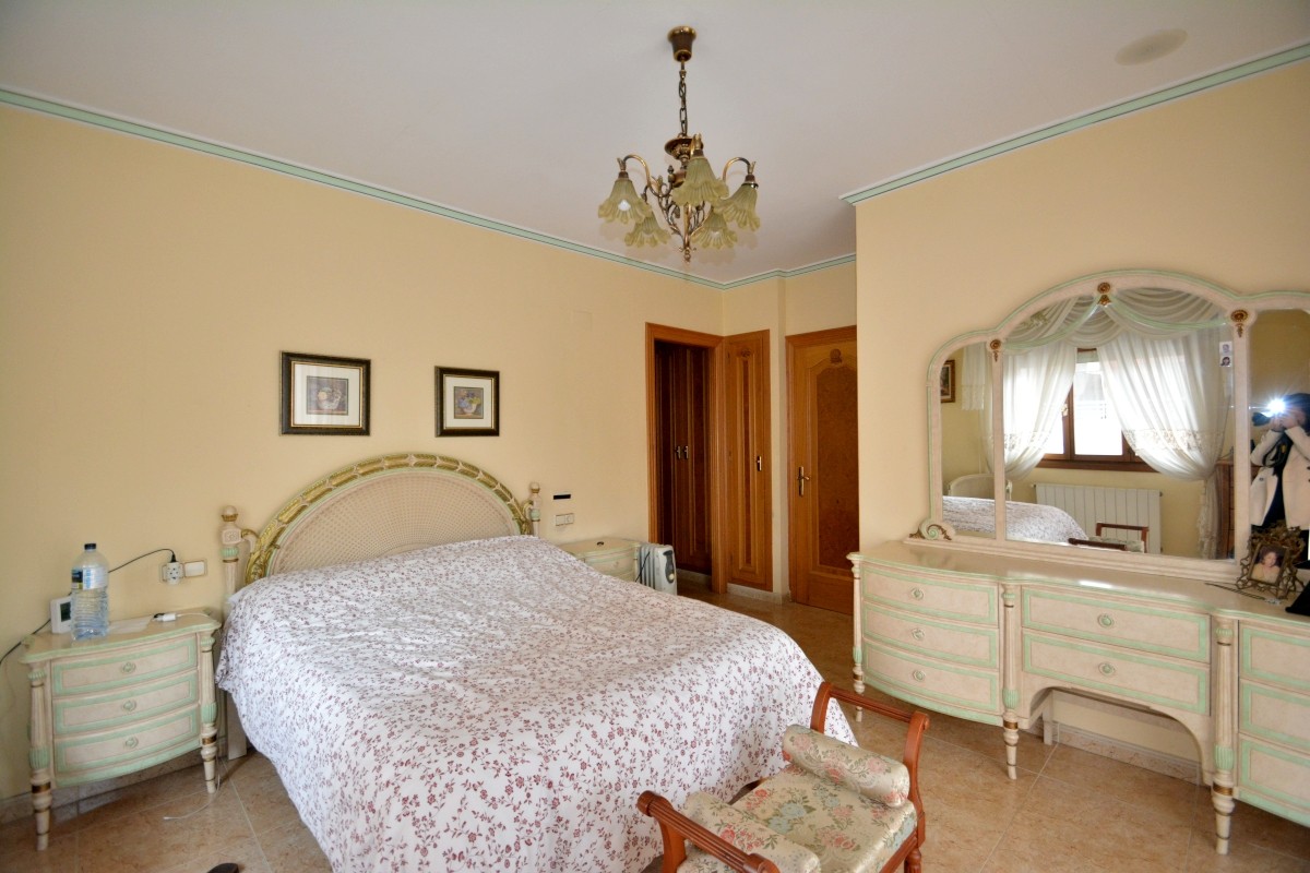 Villa for Sale in Guardamar del Segura, Alicante