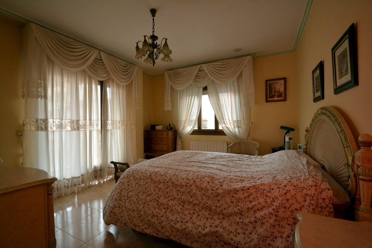 Villa for Sale in Guardamar del Segura, Alicante
