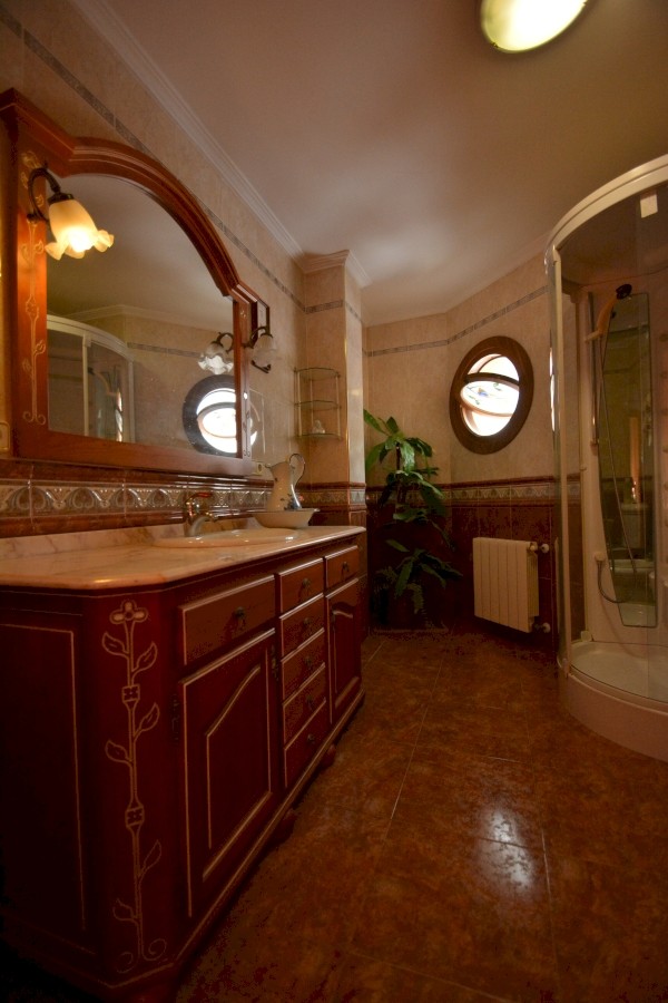 Villa for Sale in Guardamar del Segura, Alicante