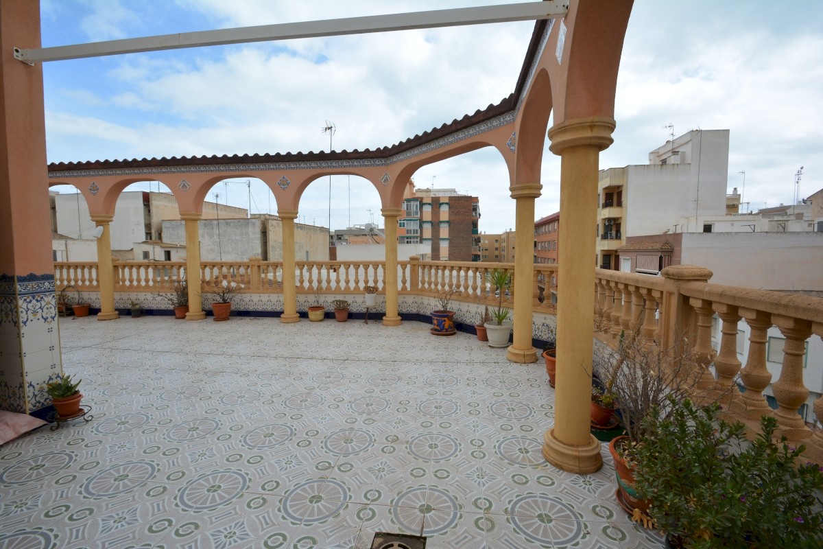 Villa for Sale in Guardamar del Segura, Alicante
