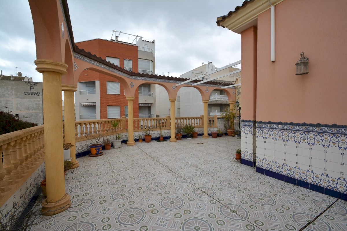 Villa for Sale in Guardamar del Segura, Alicante