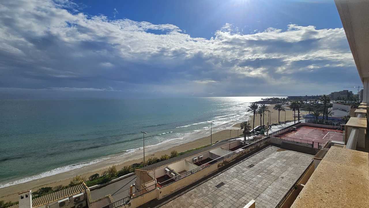 Apartment for Sale in Mil Palmeras, Alicante