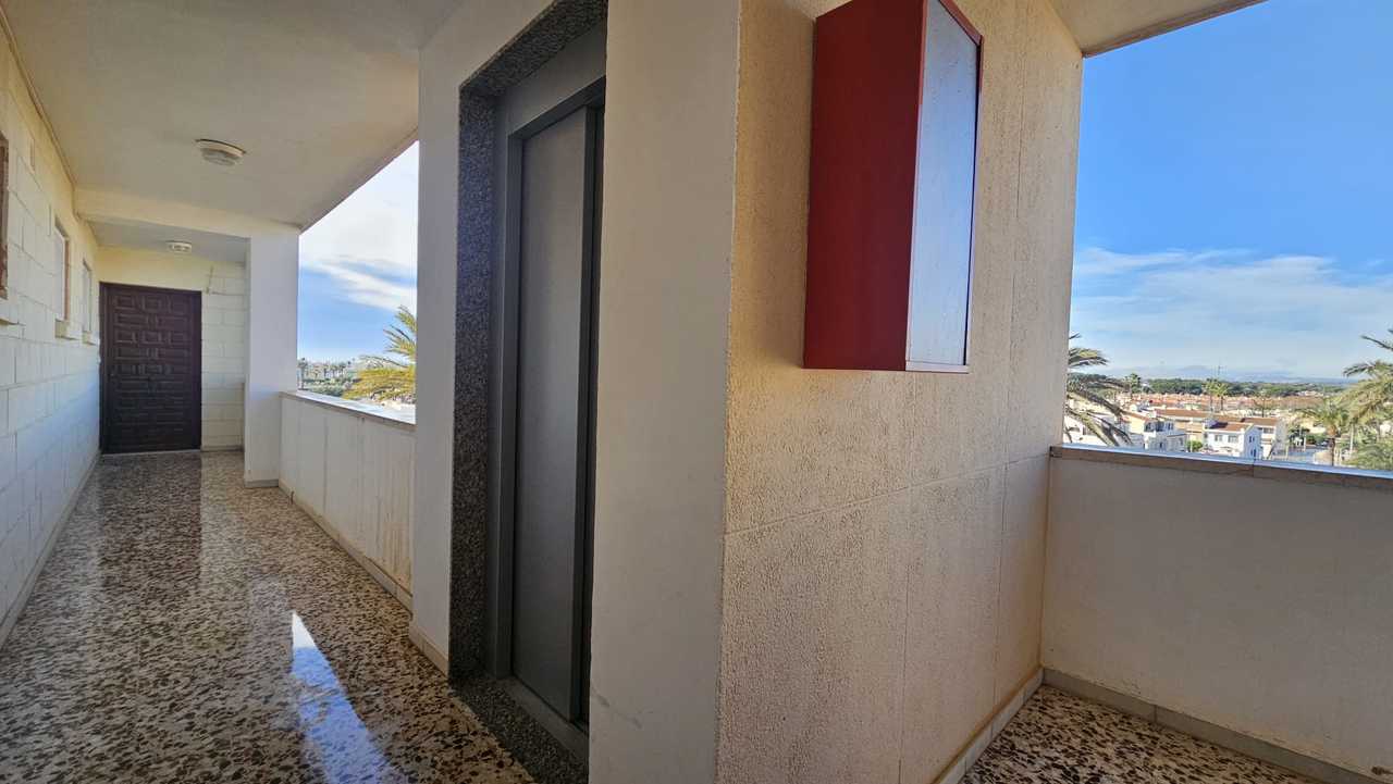 Apartment for Sale in Mil Palmeras, Alicante