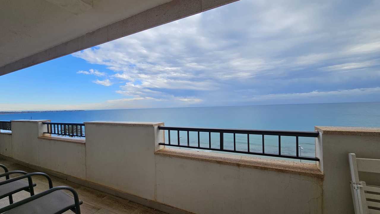Apartment for Sale in Mil Palmeras, Alicante