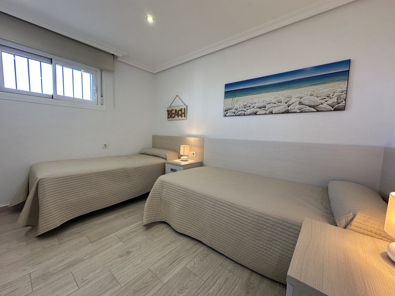 Apartment for Sale in Mil Palmeras, Alicante