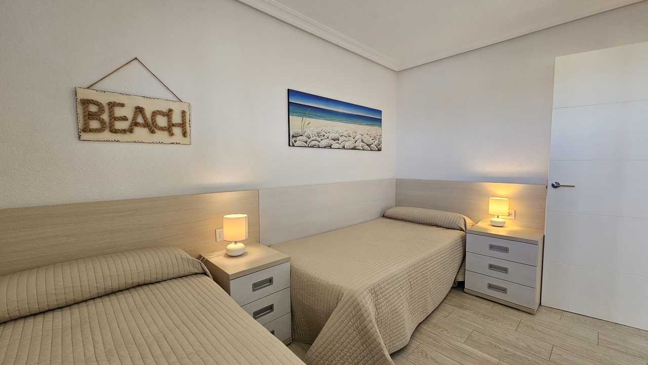 Apartment for Sale in Mil Palmeras, Alicante