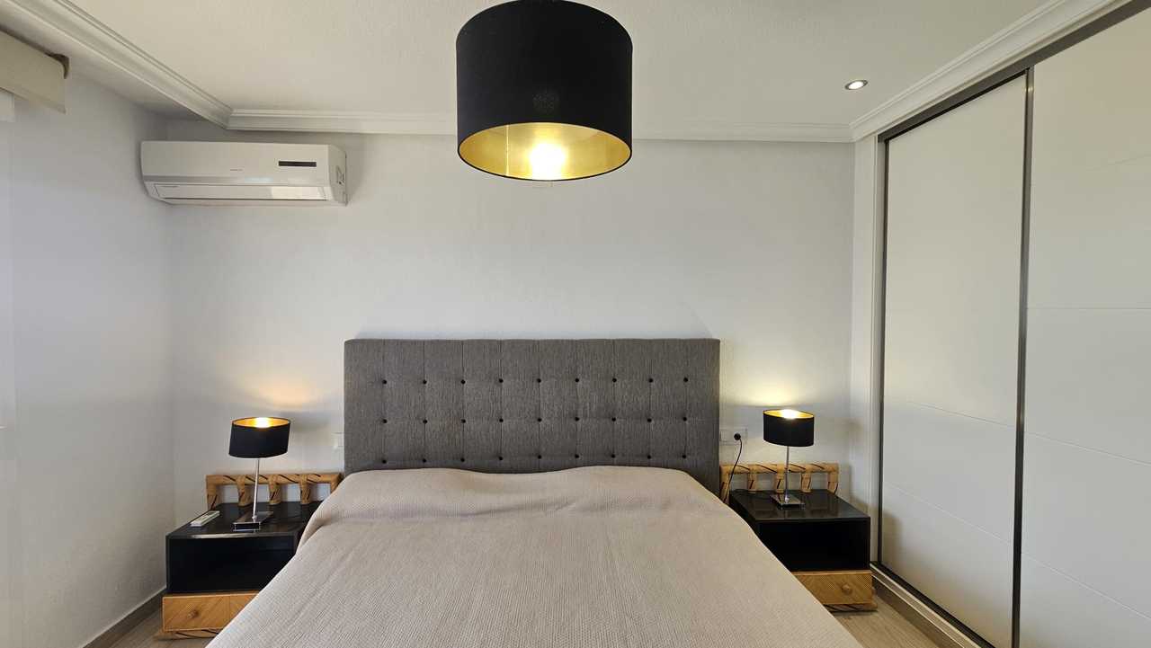 Apartment for Sale in Mil Palmeras, Alicante