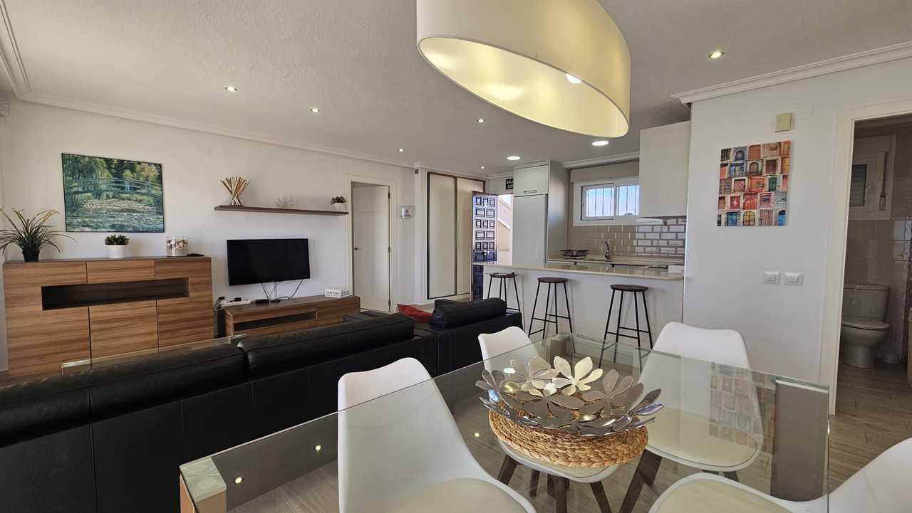 Apartment for Sale in Mil Palmeras, Alicante