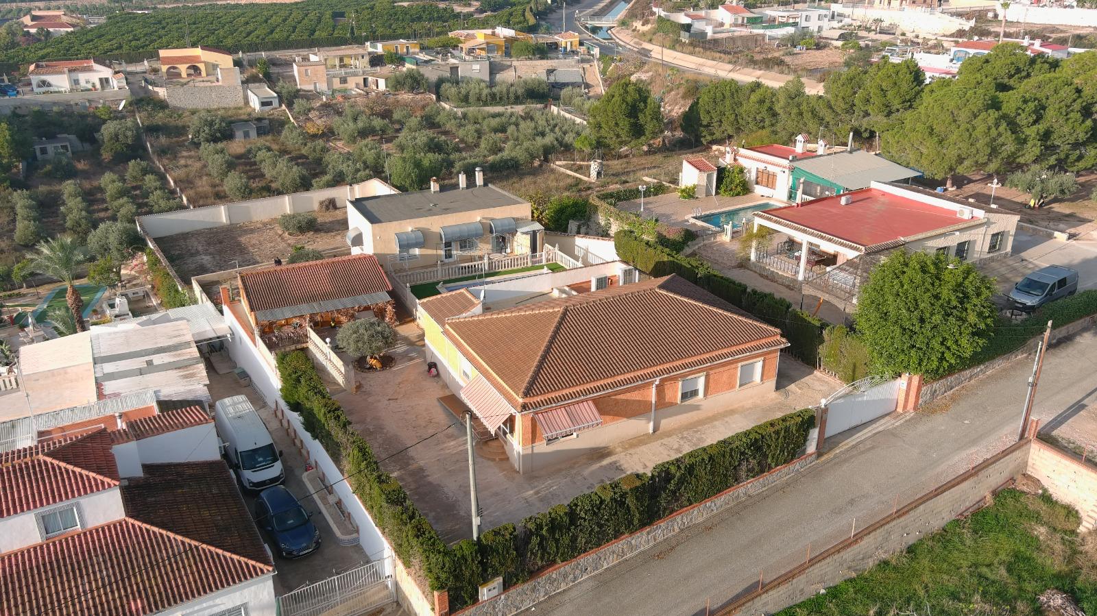 Villa for Sale in Albatera, Alicante