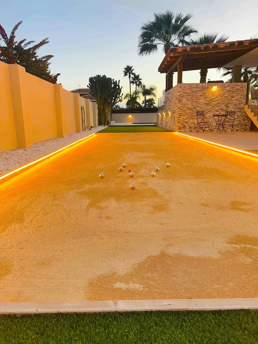 Villa for Sale in Alfas del Pi, Alicante