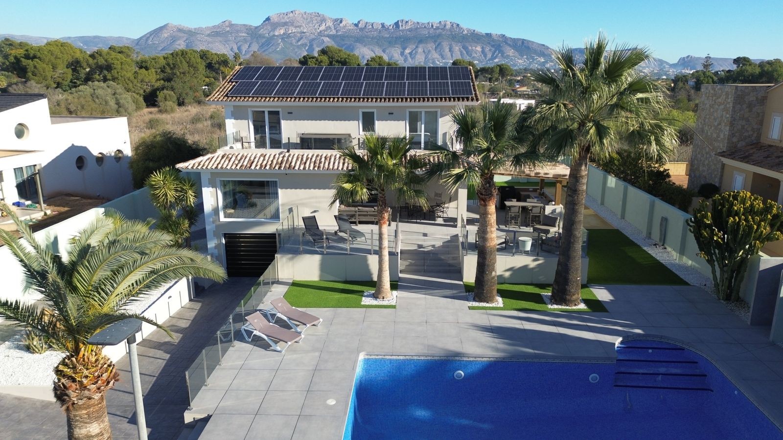 Villa for Sale in Alfas del Pi, Alicante