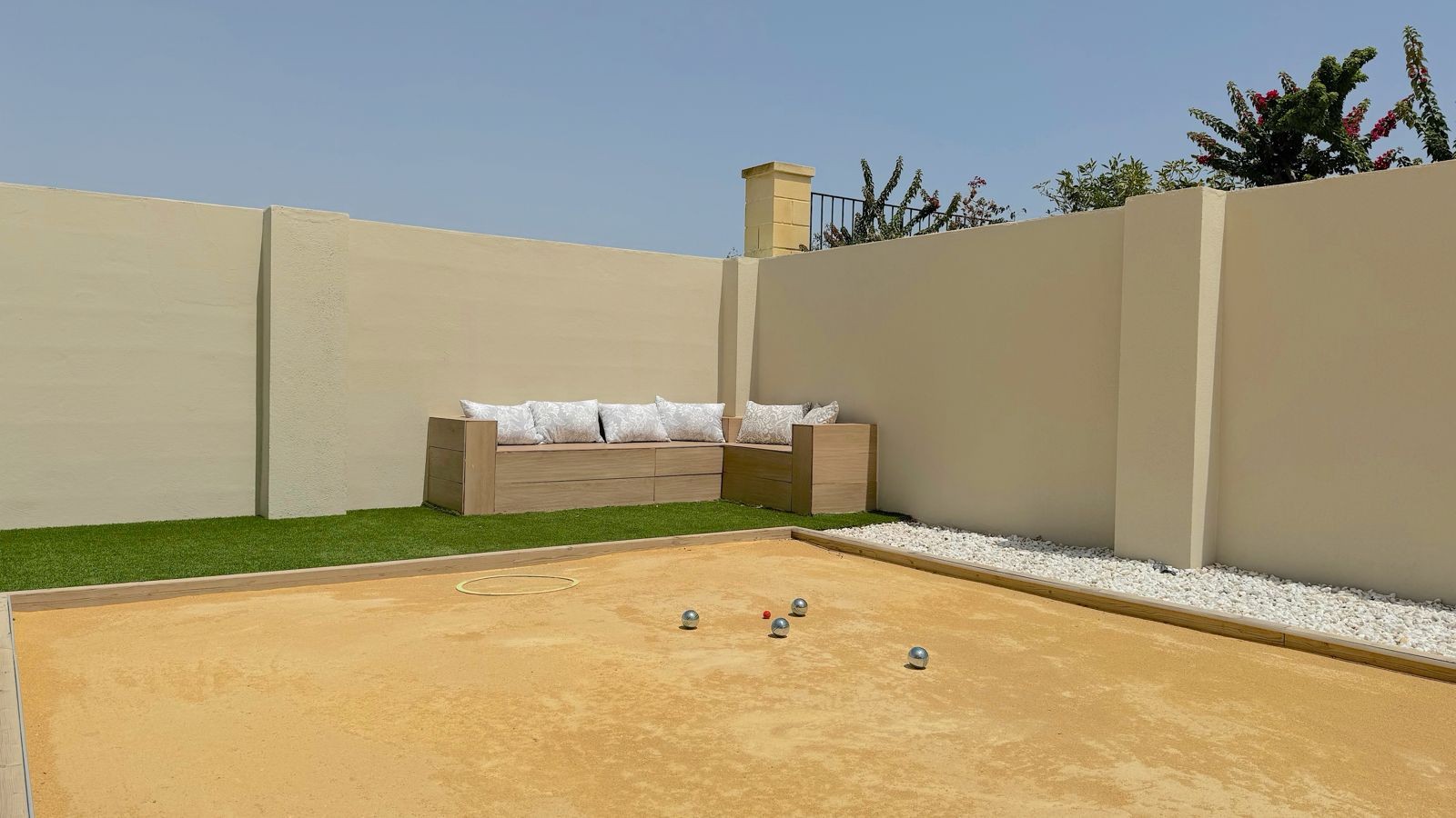 Villa for Sale in Alfas del Pi, Alicante
