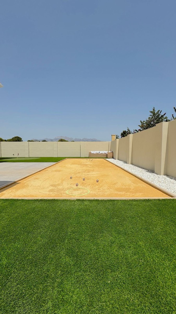 Villa for Sale in Alfas del Pi, Alicante