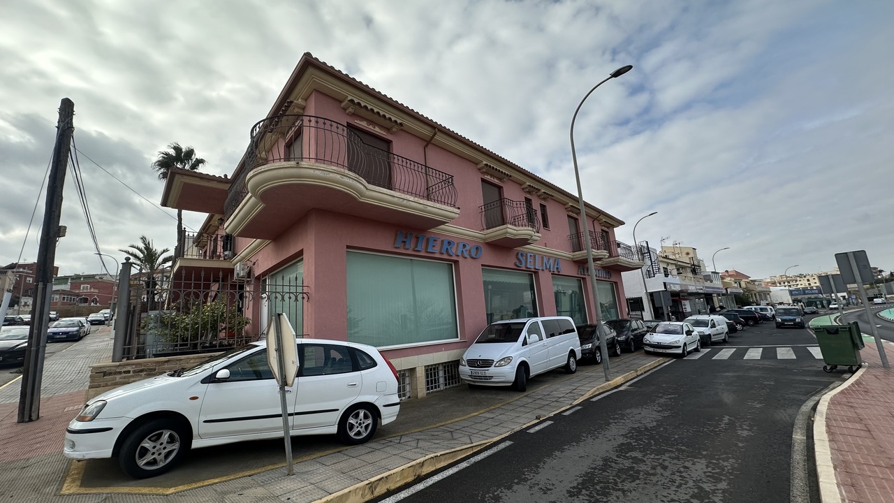 Commercial for Sale in San Miguel de Salinas, Alicante