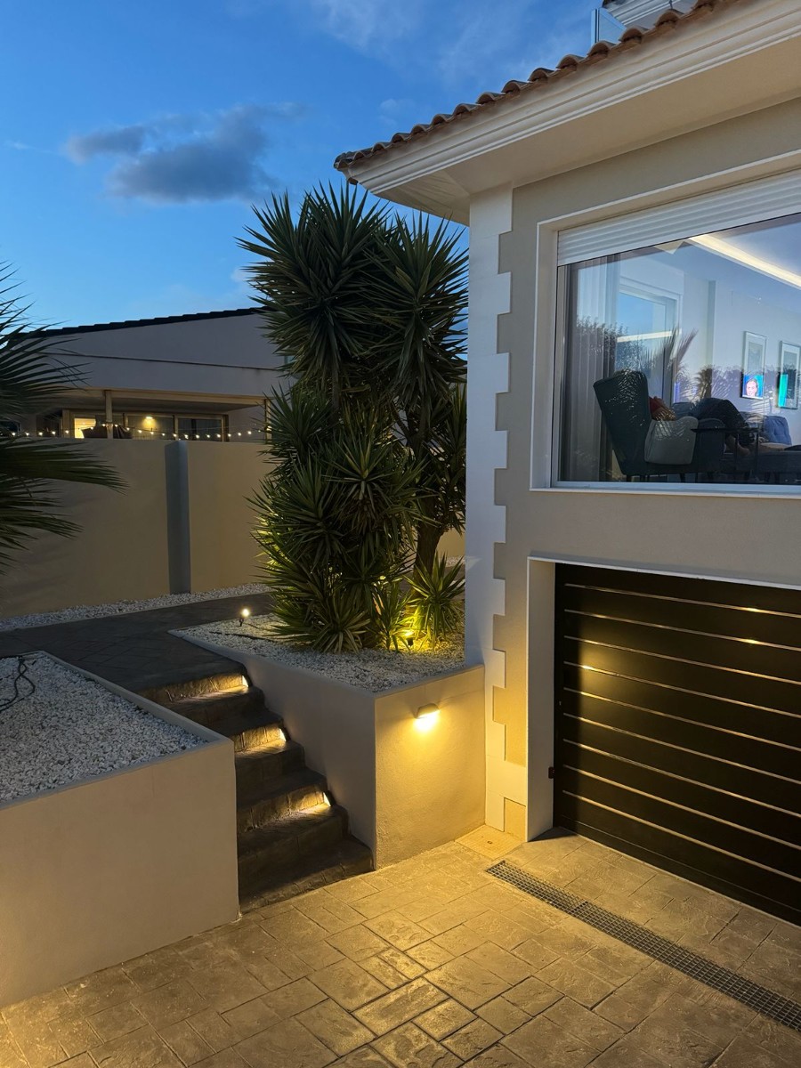 Villa for Sale in Alfas del Pi, Alicante