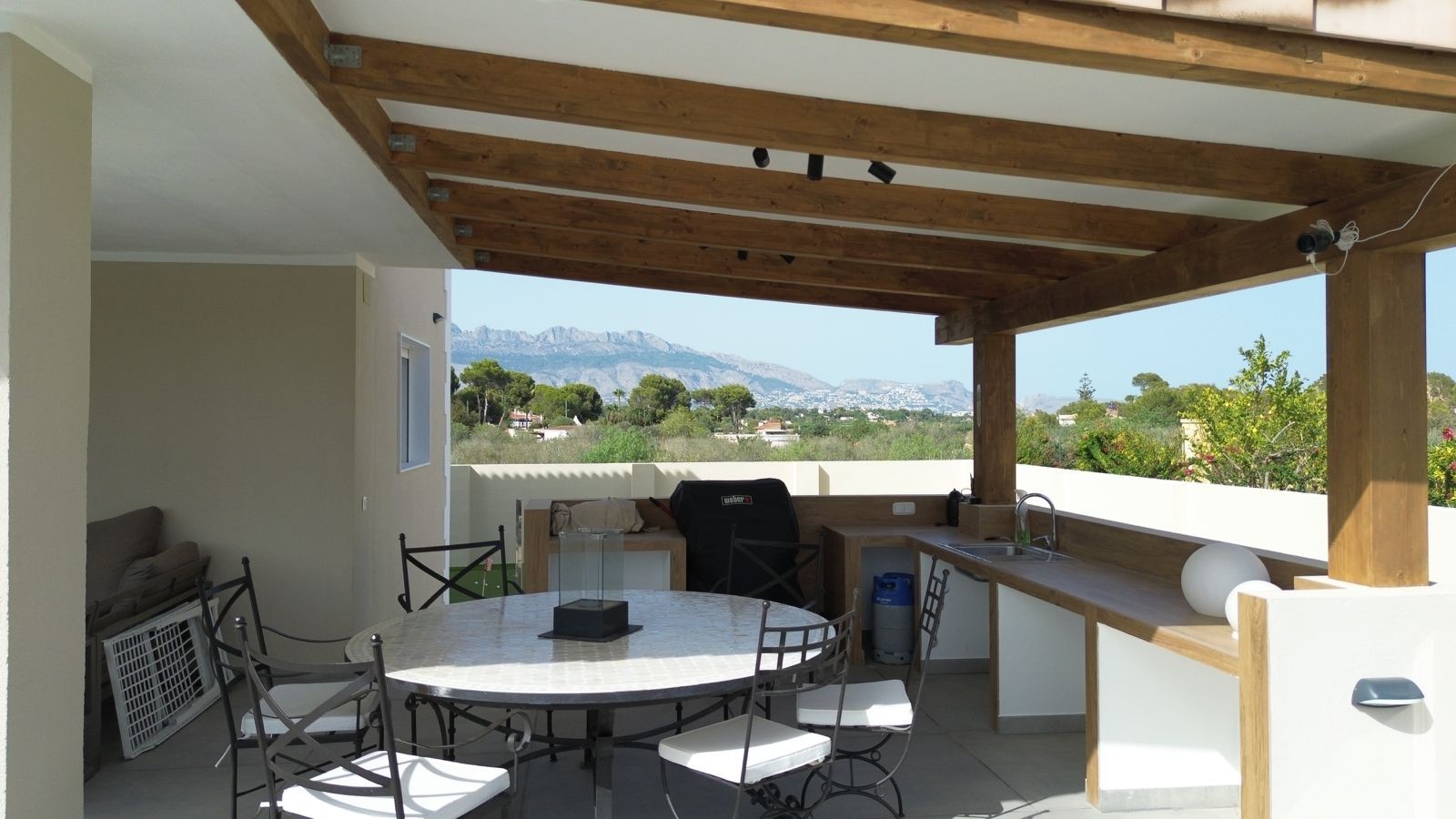 Villa for Sale in Alfas del Pi, Alicante