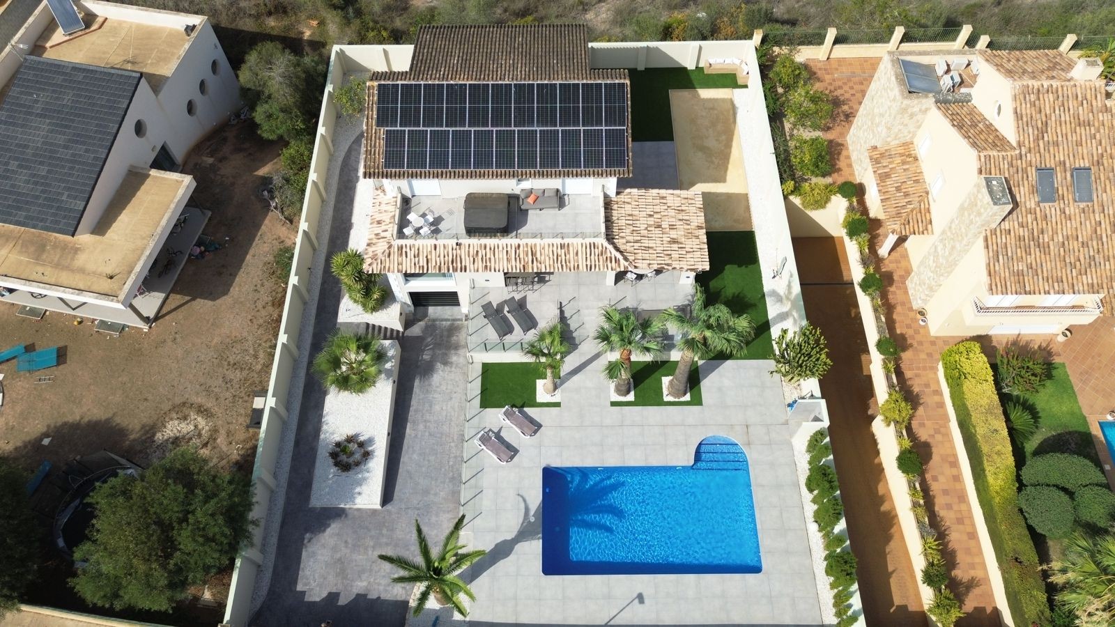 Villa for Sale in Alfas del Pi, Alicante