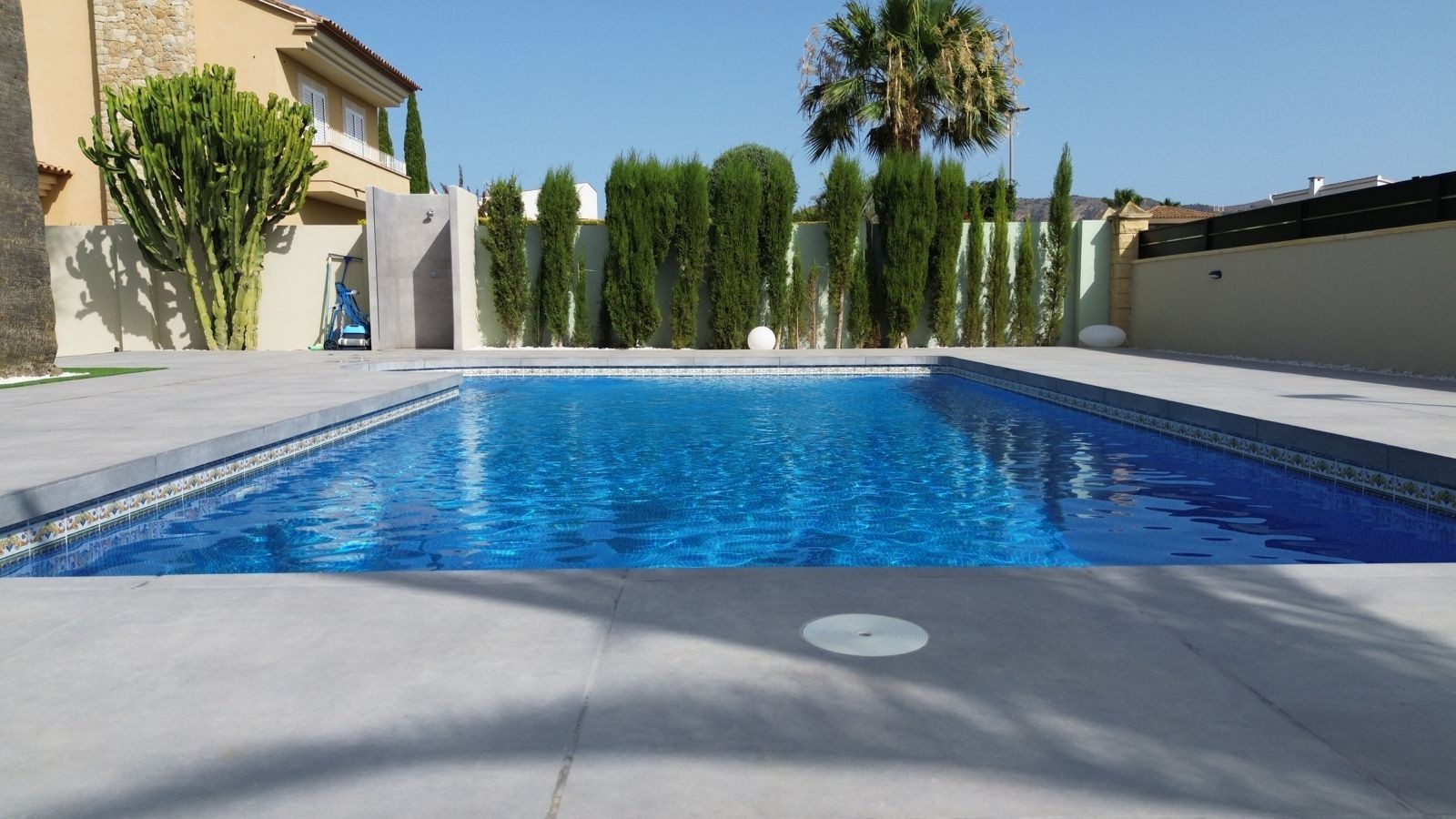 Villa for Sale in Alfas del Pi, Alicante