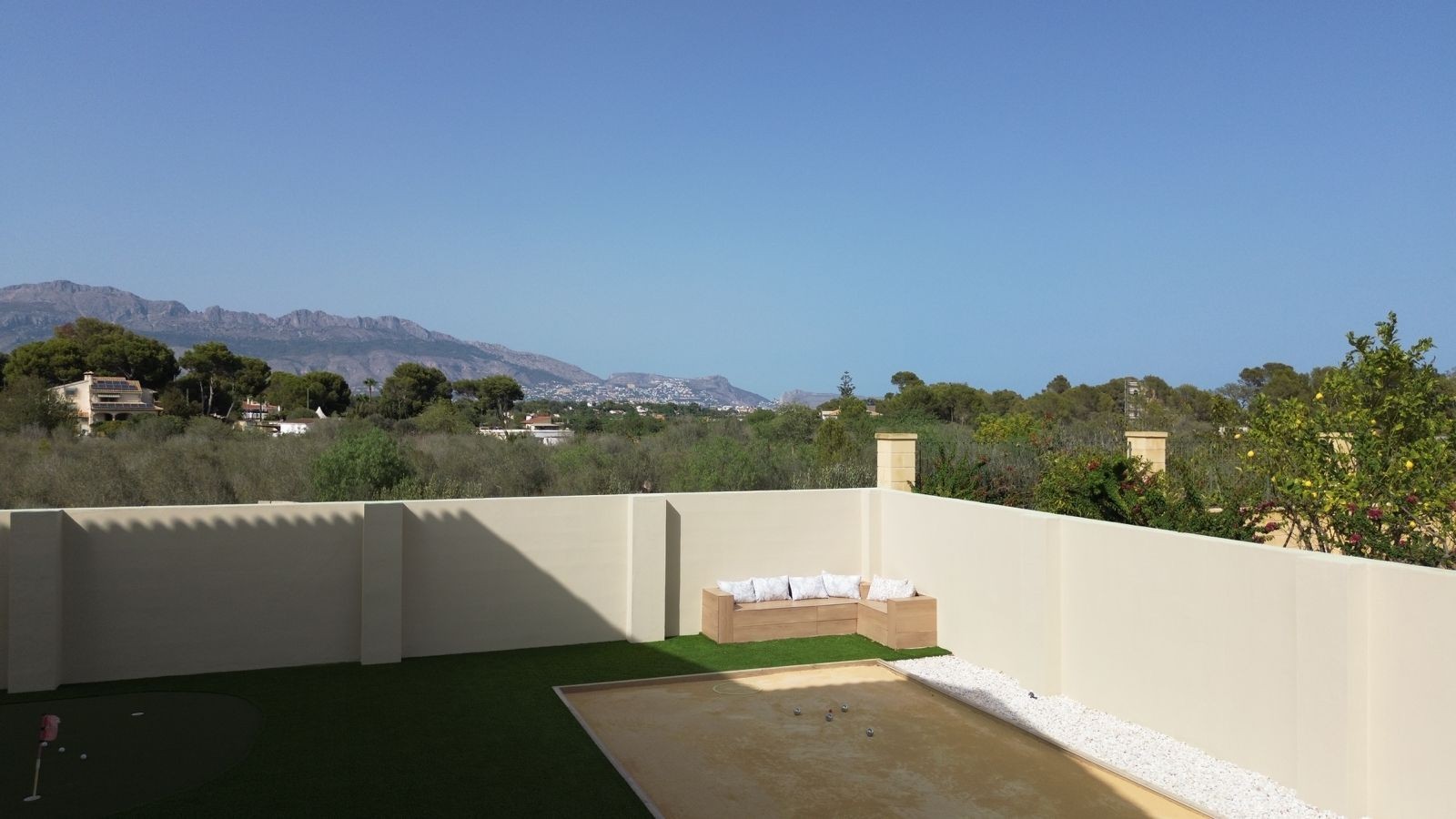 Villa for Sale in Alfas del Pi, Alicante