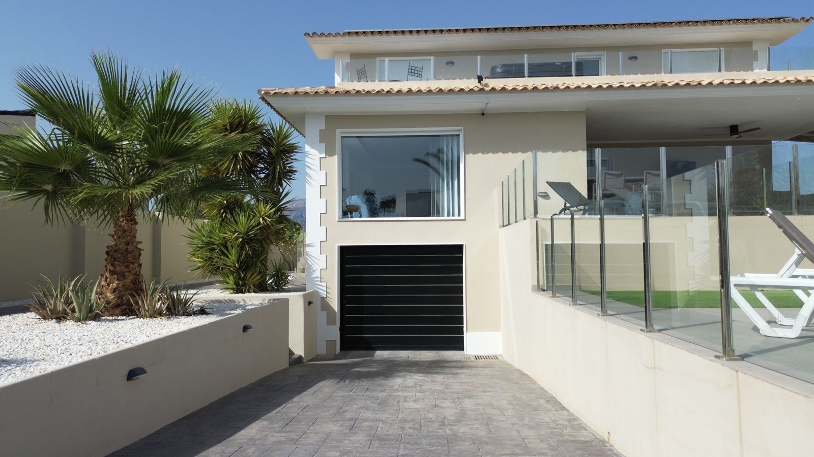 Villa for Sale in Alfas del Pi, Alicante