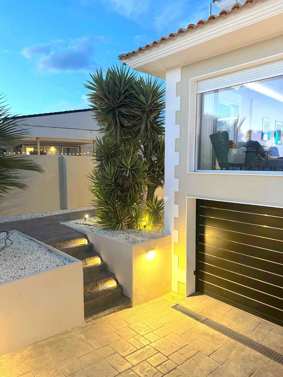 Villa for Sale in Alfas del Pi, Alicante