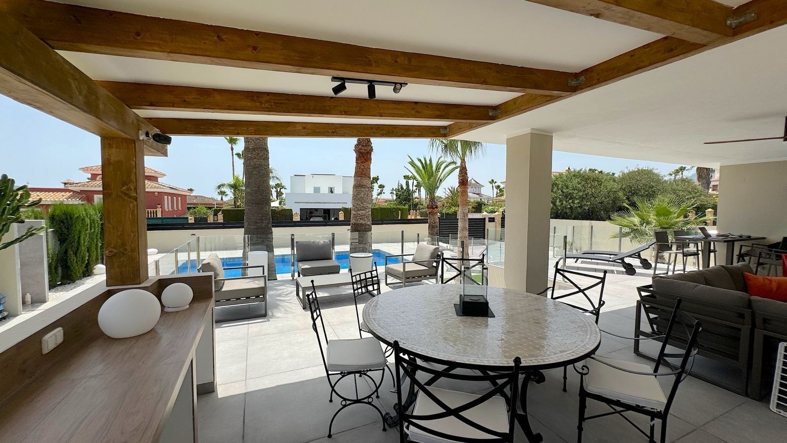 Villa for Sale in Alfas del Pi, Alicante