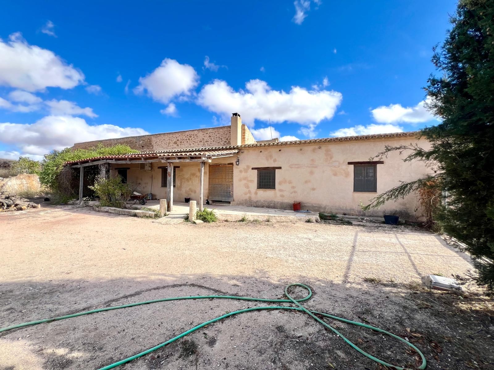 o_1jc9i31adj911pm01cg0tqo13he3f Country House for Sale in Pinoso, Alicante