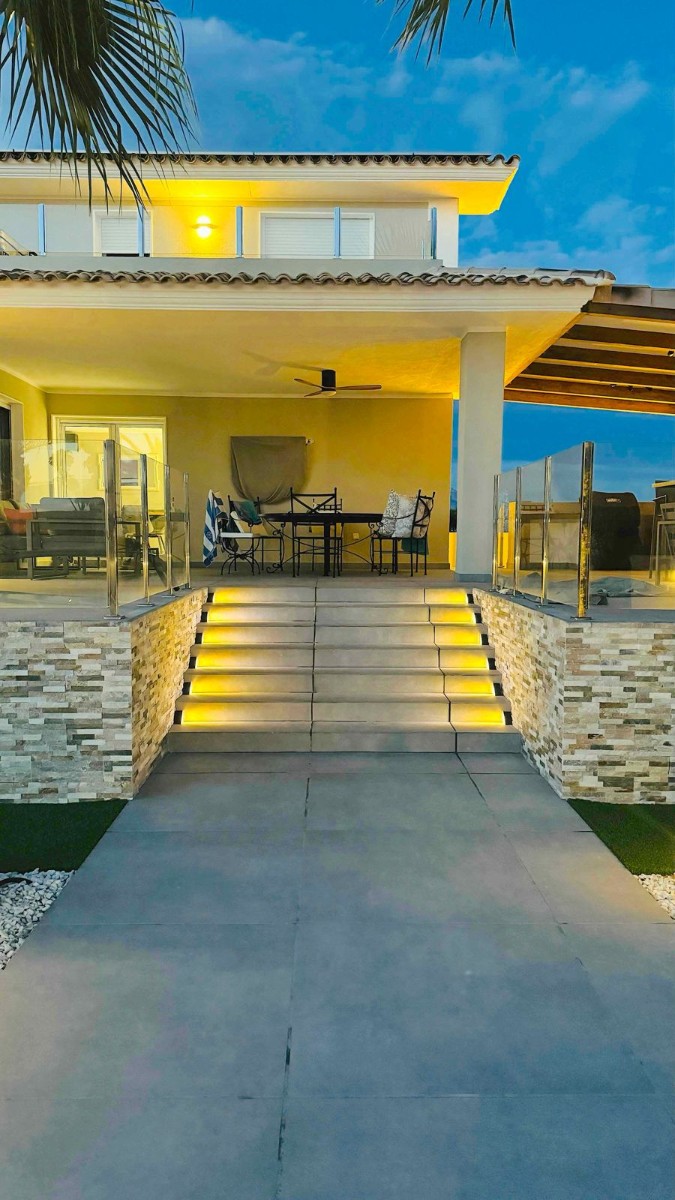 Villa for Sale in Alfas del Pi, Alicante