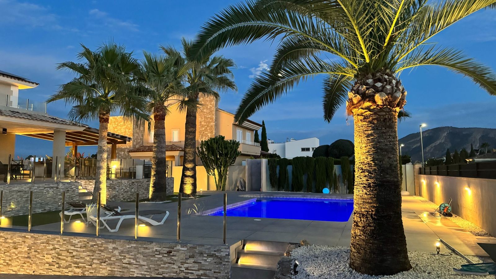 Villa for Sale in Alfas del Pi, Alicante