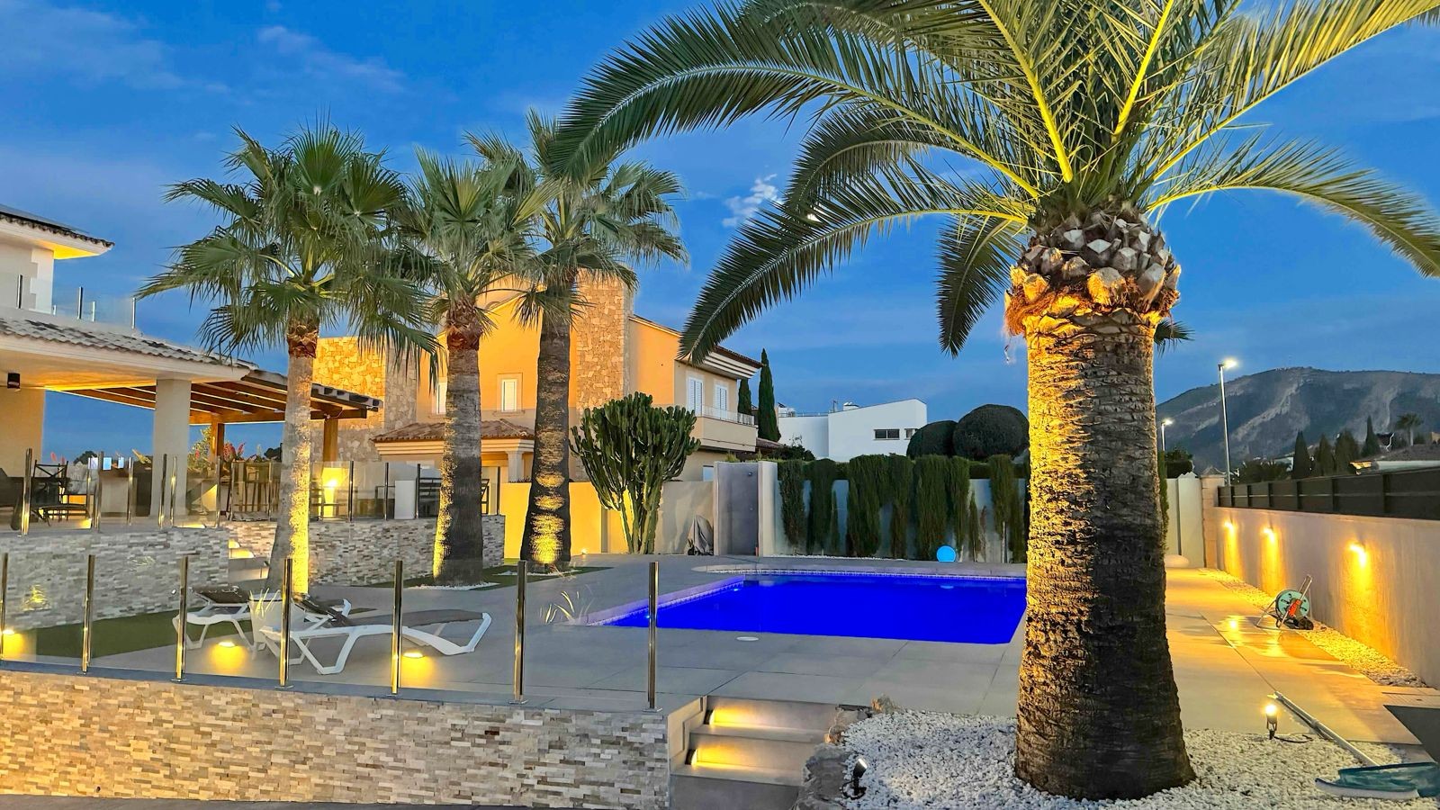 Villa for Sale in Alfas del Pi, Alicante