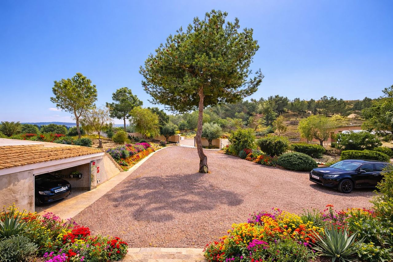 Villa for Sale in Torremendo, Alicante