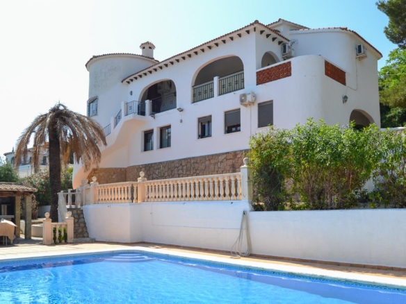 Villa for Sale in Pedreguer, Alicante