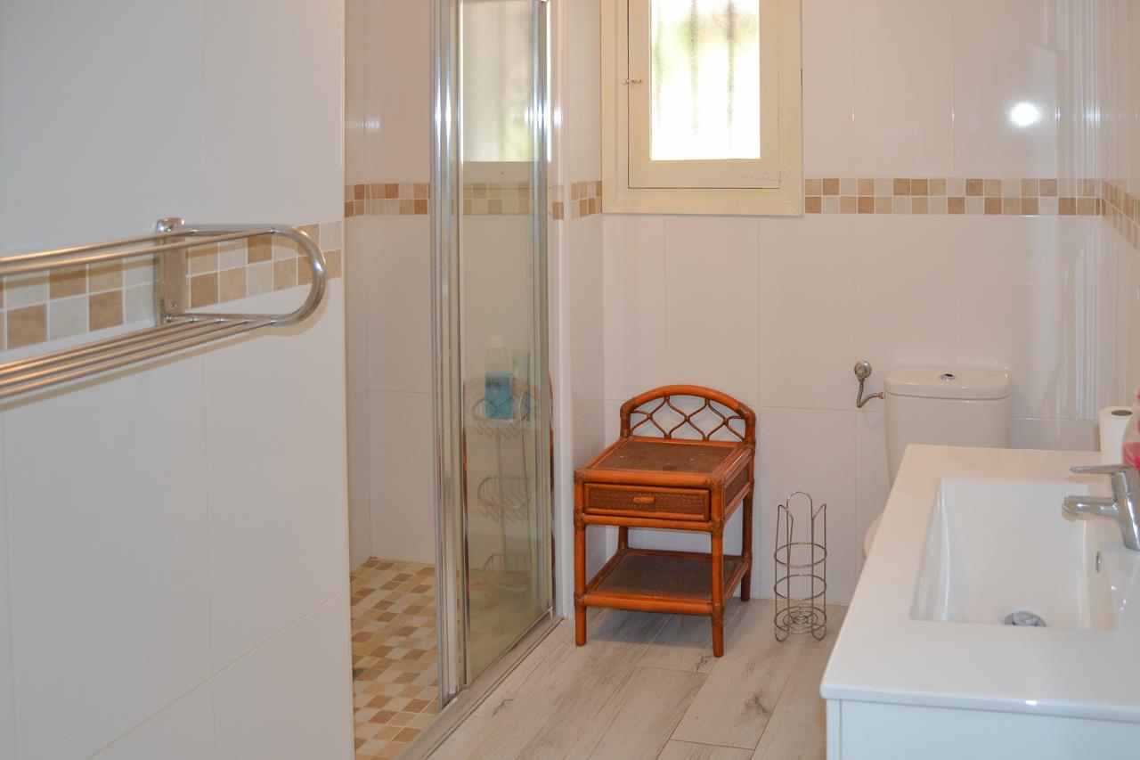 Villa for Sale in Pedreguer, Alicante