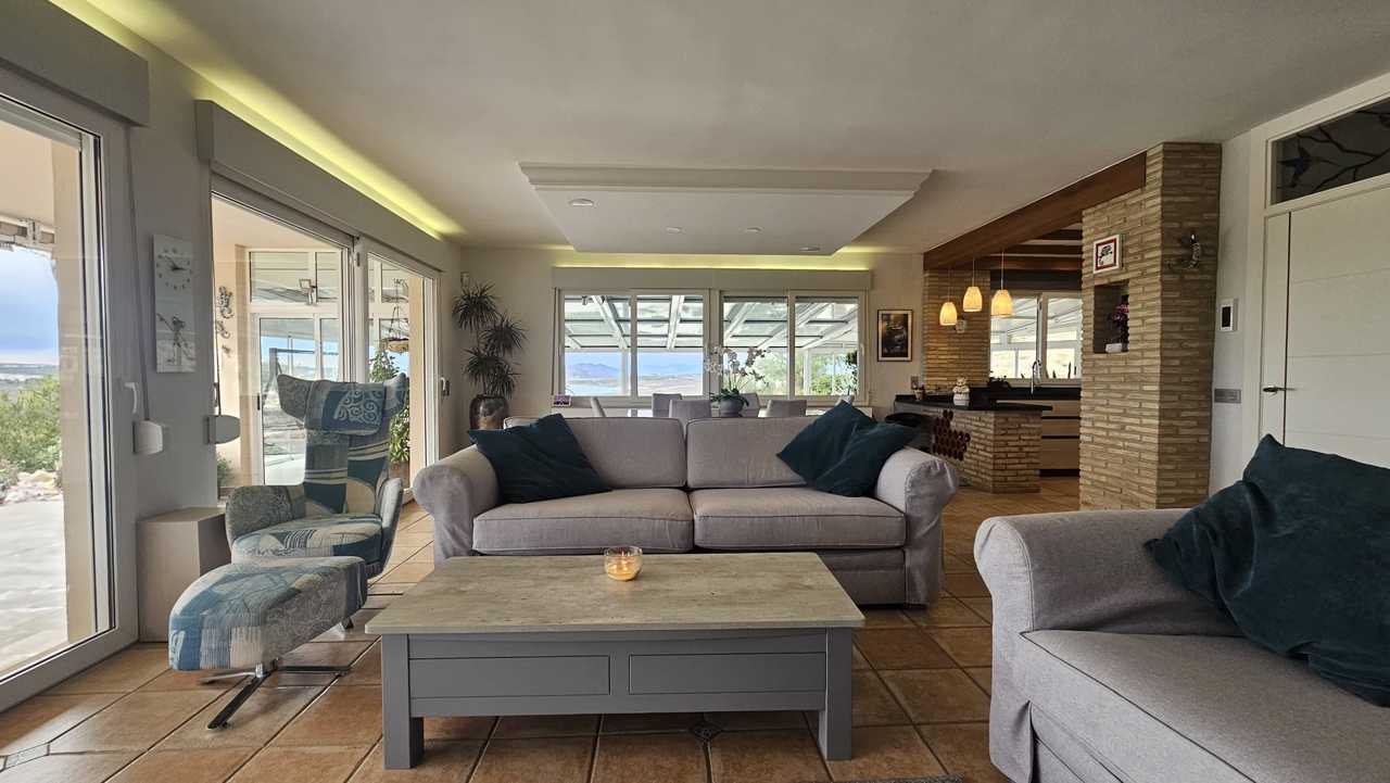 Villa for Sale in Torremendo, Alicante