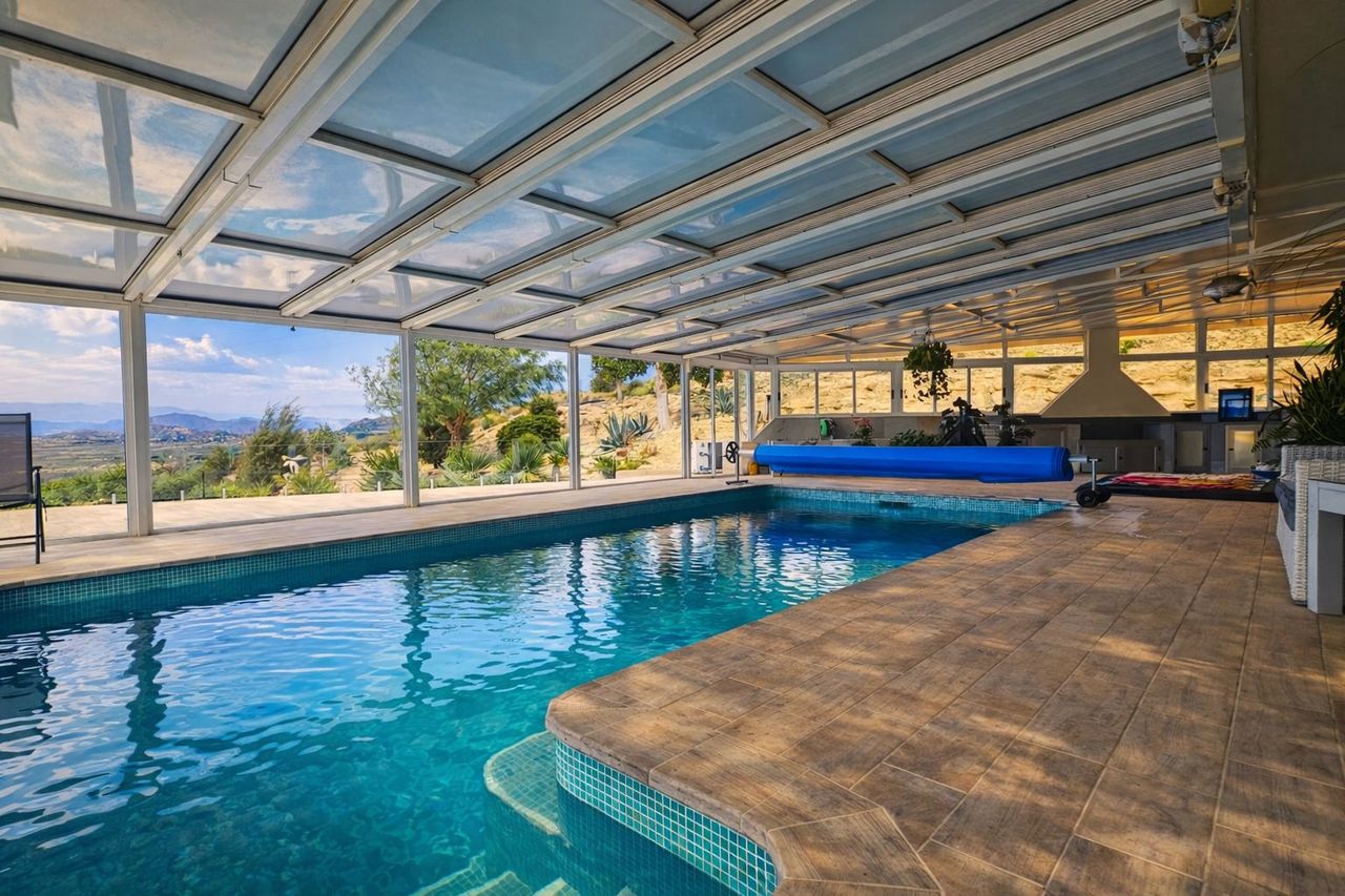Villa for Sale in Torremendo, Alicante